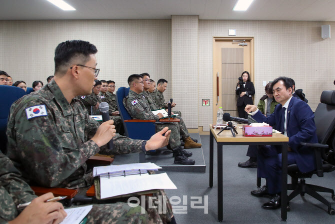 현장부대 찾은 안규백 장관 "장병 복무여건 개선이 장관의 제1의 목표"