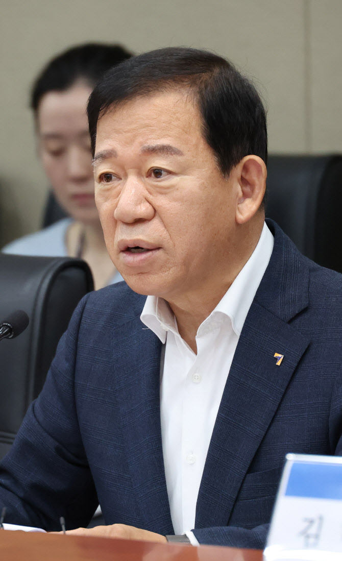 ‘연임 도전’ 유력 금투협회장, 회원사 해외출장 미동행…“시기 고려”