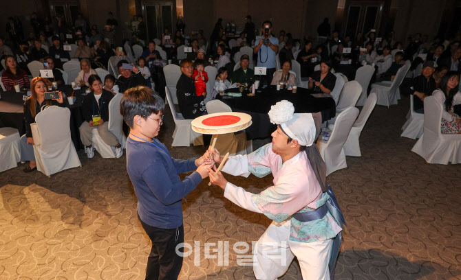 [포토]인천공항, 다문화가족부모 초청 행사 열어