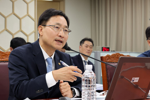 임광현 국세청장 "盧 비자금, 대법 판결 면밀히 검토해 조치"