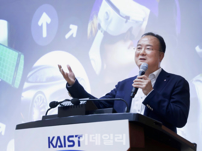 LG이노텍 문혁수, 카이스트서 "'피벗' 역량이 생존 좌우"