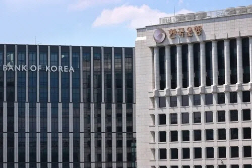 한은, 12년째 금 매입 ‘전무’…“금 보유 확대 중장기 과제”