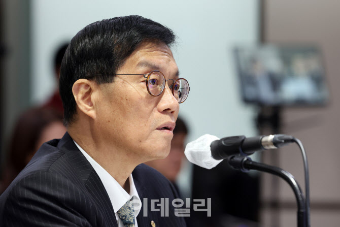 이창용 “올해 노벨경제학상 받은 아기옹 교수와는 하버드대 동기”