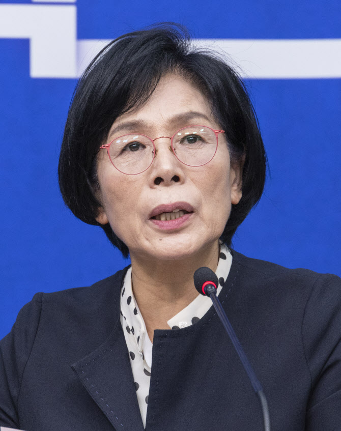 與 "'허위조작 정보'에 5배까지 징벌적 손배"…유튜브까지 규제