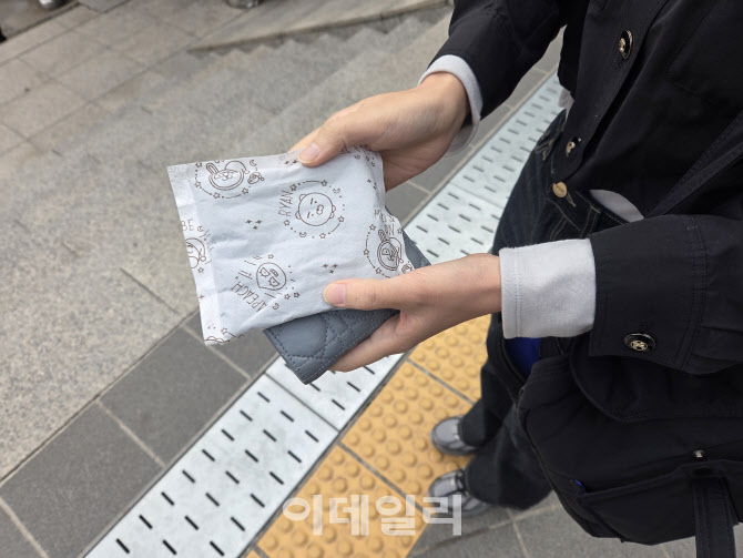 "패딩에 목도리까지" 때 이른 추위, 삭제된 가을[르포]