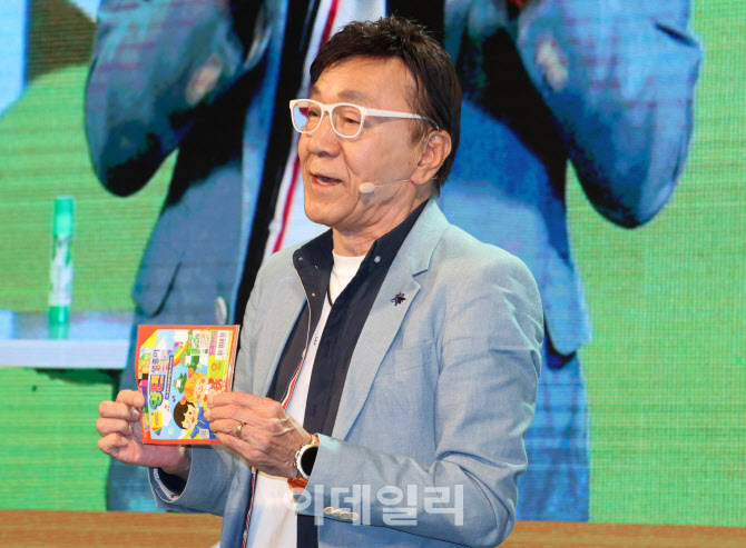 [포토]제14회 이데일리 W페스타-김영만 종이문화재단 평생교육원장