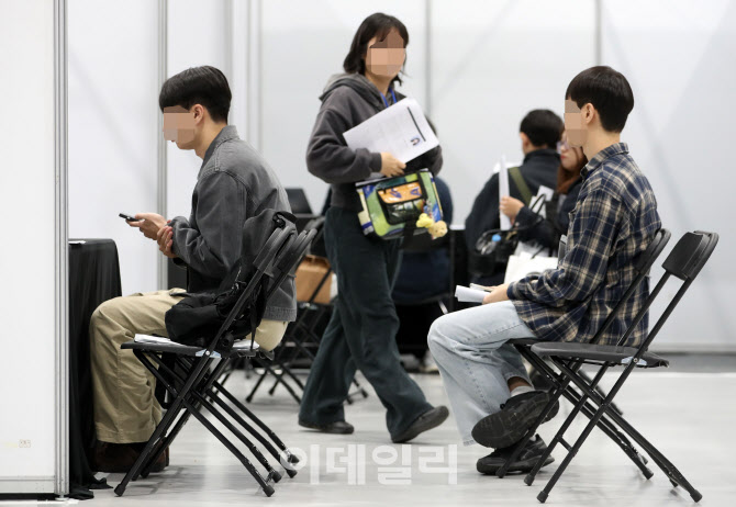 [포토] 채용박람회 면접 대기