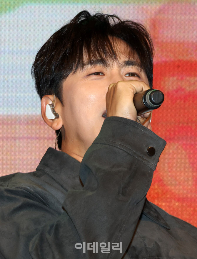 [포토]W페스타 찾은 가수 데이브레이크 이원석
