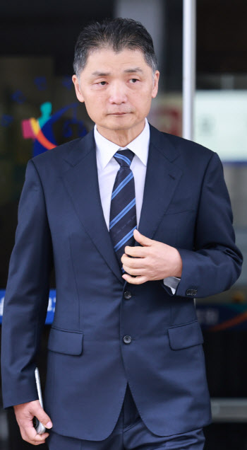 김범수 1심 무죄…'3년 사법 족쇄' 벗은 카카오, AI 전환 시동”(종합)