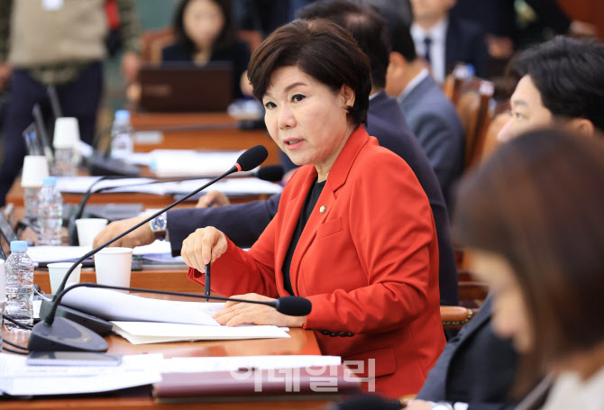 [포토]국정감사, '질의하는 조은희 의원'