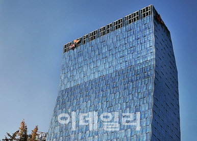 SKT, AI CIC 출범 뒤 조직 재편 본격화…“사업 효율화 vs 인력 구조조정”