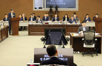 "여보, 섣불리 도장 찍으면 큰일 나"…집 없는 신혼부부들 결국