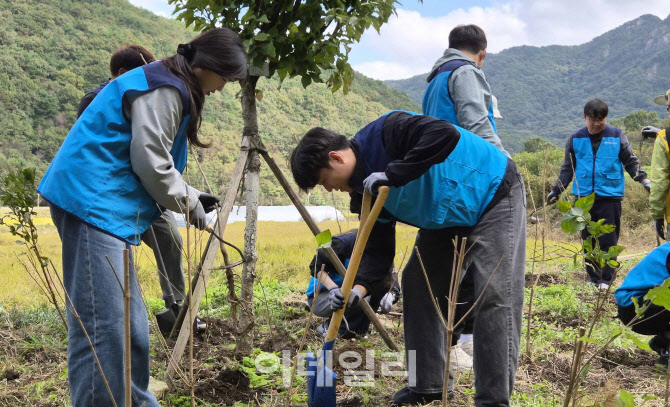 콜마비앤에이치, 계룡산 국립공원서 생물다양성 보전 활동