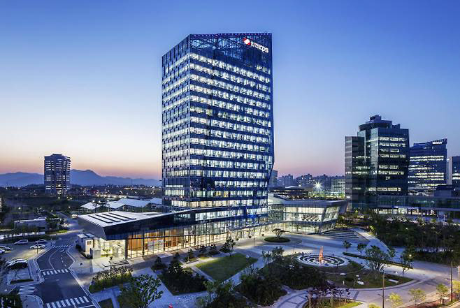 한전KPS, 가뭄·폭우 피해 강릉 취약계층에 성금 전달