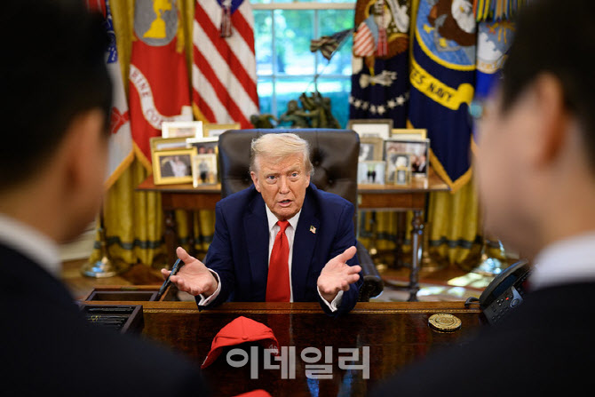 트럼프 “애국자 친구가 거액 쾌척” 셧다운 기간 밀린 軍 임금 활용