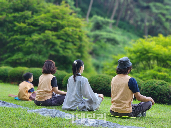 템플스테이에서 인연 만난다 ‘나는 절로’ 1천명 몰렸다