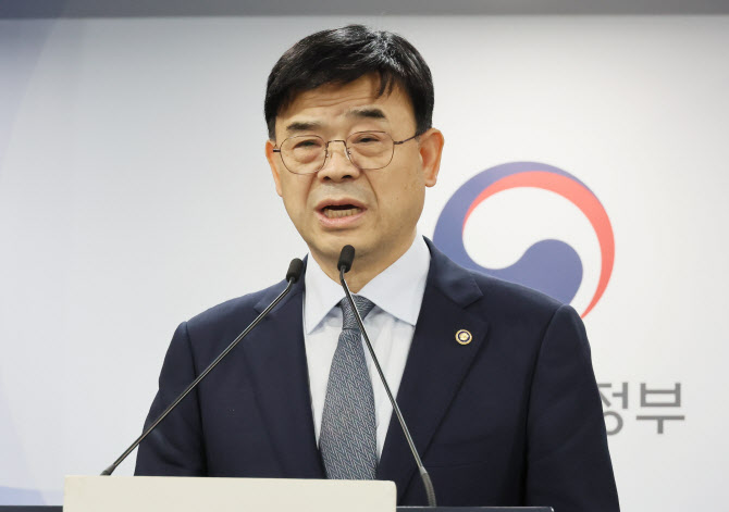 이상경 사표수리, 與 “국민고통 헤아리겠다”…野 “사필귀정”