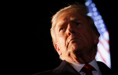 ‘MAGA 책사’ 배넌 “트럼프, 2028년 대통령 될 것”…3선 비책 시사