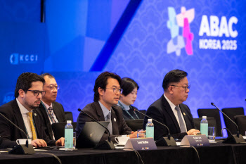 이규호 코오롱 부회장, APEC 미래 헬스케어 로드맵 제시