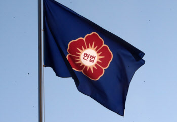 선거범 집행유예 확정 시 '10년 선거권 박탈'…헌재 "합헌"