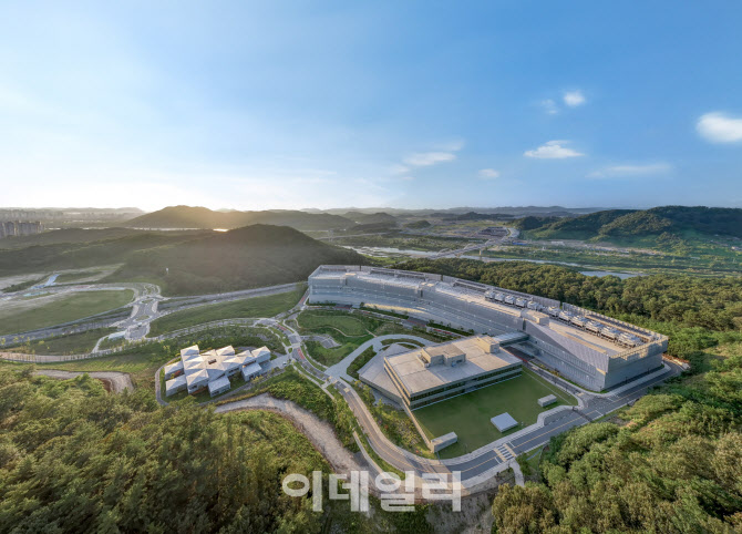 데이터 저장소에서 지능의 심장으로…네이버 '각 세종', AI 시대의 엔진이 되다[르포]