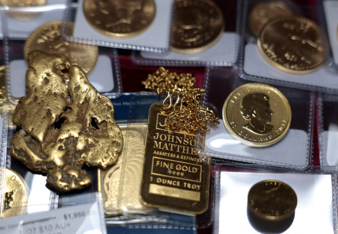 금값, 일부 손실 회복…4000달러 근처서 조정