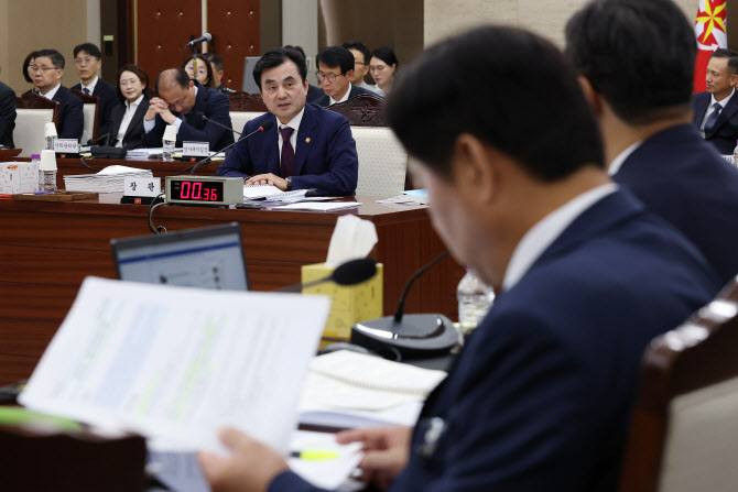 정부부처 직속으로 특수공작부대를?…국방부 '인간정보부대' 개편 논란