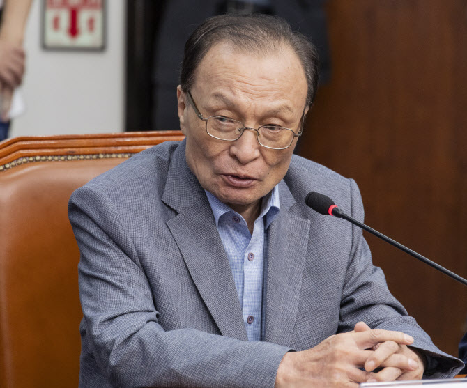 李대통령, 민주평통 수석부의장으로 이해찬 임명