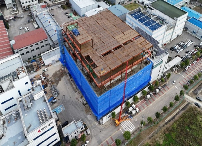 명인제약, 발안 제2공장 증축 순항…펠렛 전용 설비 내년 준공 예정