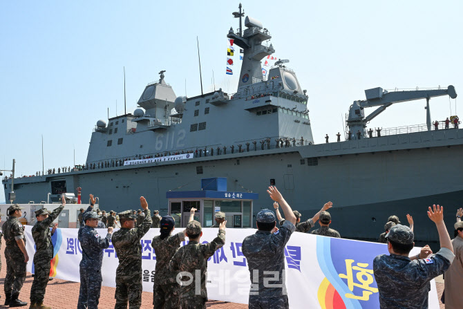軍 '도움·배려 병사' 1.7만명…왜 해군·해병대만 '부적응 장병' 급증?
