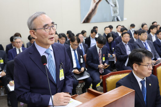 김영섭 KT 대표 “11월 이사회 의결 즉시 전고객 유심교체 진행”