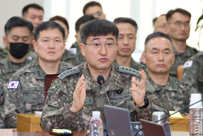 '계엄사령관' 박안수 육군 대장 전역, 김규하 육군총장 정식 보직