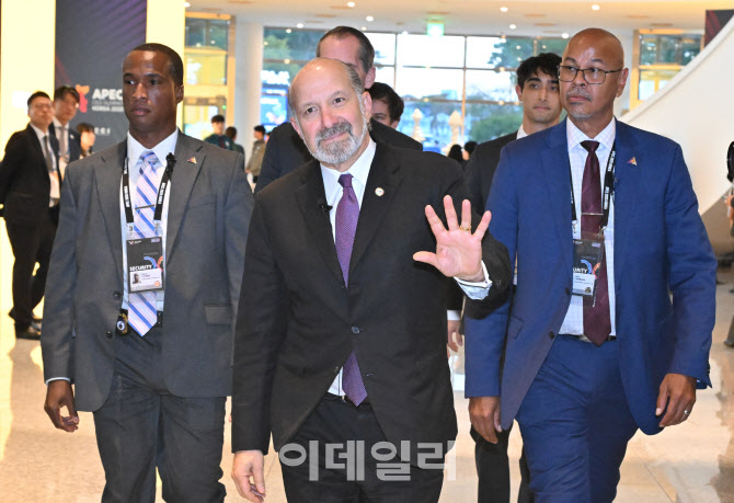 美상무 “韓 전면 개방·반도체 불포”…세부사항 또 엇갈려(종합)