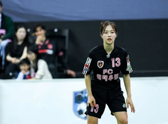 [단독]'골때녀' 소유미 "본업은 가수, 골 터진 것처럼 히트곡도 터지길"(인터뷰)③