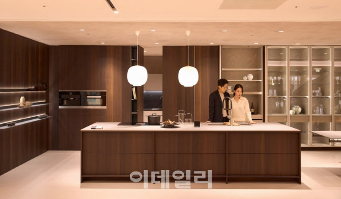 한샘, ‘플래그십 부산센텀’ 리뉴얼 오픈