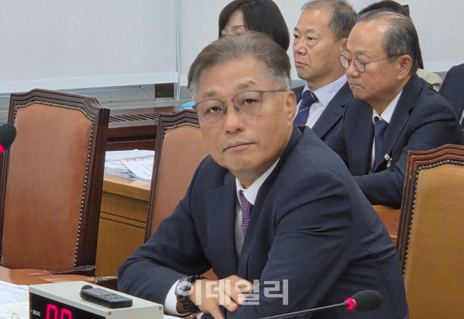 자격 부적합 알면서도 위원 임명…책임 외면한 심평원장