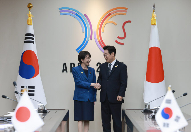 李대통령, 다카이치 日 총리와 회담…“미래지향적인 협력 강화할 때”