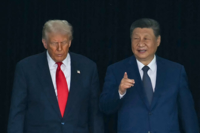 NYT "시진핑, 美에 반격 성공…강력한 지도자 입증"