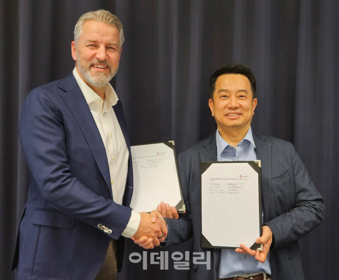 CJ제일제당, 생분해성 PHA로 유럽 인조잔디 충전재 시장 진출