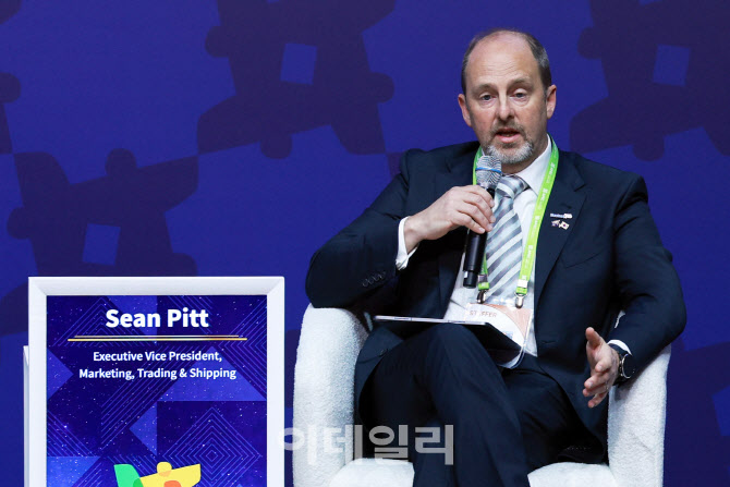 [포토]'발언하는 션 피트  산토스 부사장'