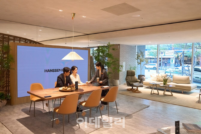 [포토]한샘, ‘플래그십 부산센텀’ 리뉴얼 오픈