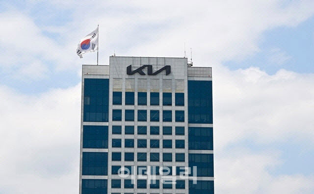 `유럽 내 EV 경쟁 치열, 원가경쟁력 어느 때보다 진심`-기아 컨콜