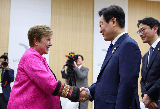 李대통령, IMF 총재 접견…韓 경제 전망 등 논의