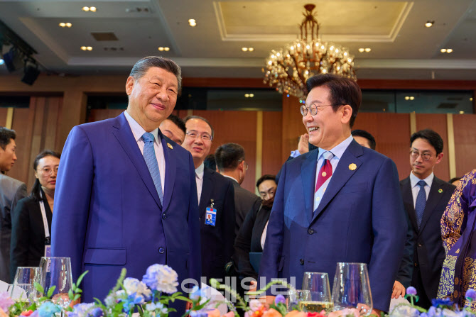 ‘실용외교’ 시동 건 李…한중협력 새 시대 연다
