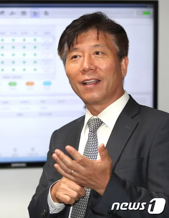 “AI는 사람을 위해 진화해야 한다”