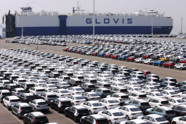 ‘역대급 추석연휴’에 5개 완성차 내수 `주춤`…기아·KGM 수출 `선방`