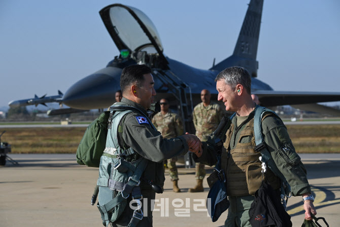 한미 군사위원회 개최…양국 의장 전투조종사, 동맹 첫 연합 지휘비행(종합)
