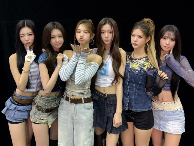 신예 걸그룹 이프아이, '컬러 인 뮤직 페스티벌' 무대 달궜다