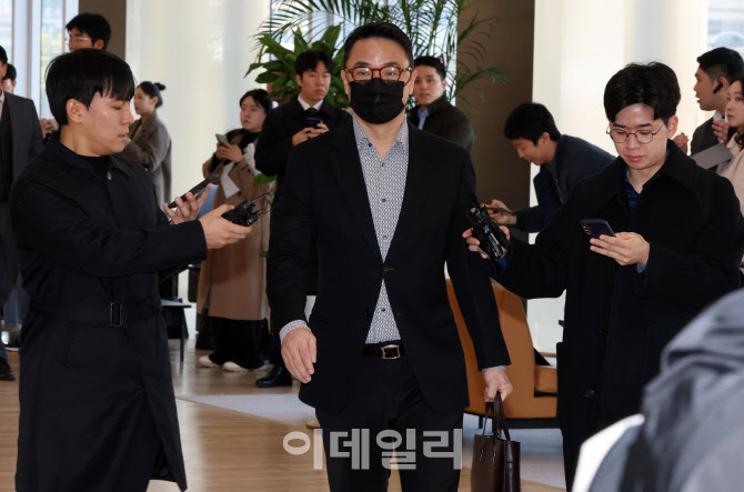 [포토]김건희 오빠 특검 출석…양평개발 특혜 의혹