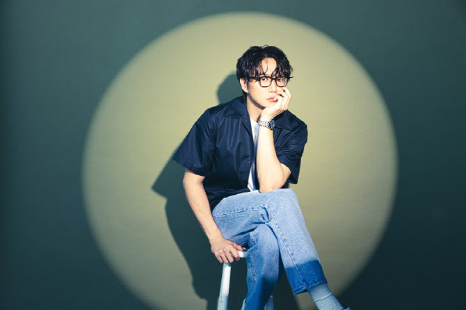 매니저 배신 사건 후폭풍…성시경 "유튜브 한 주만 쉴게요"